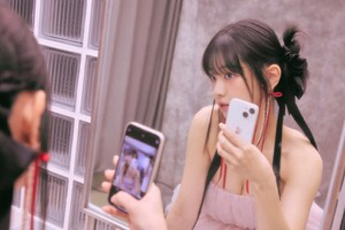 thumbnail-4332993.jpg