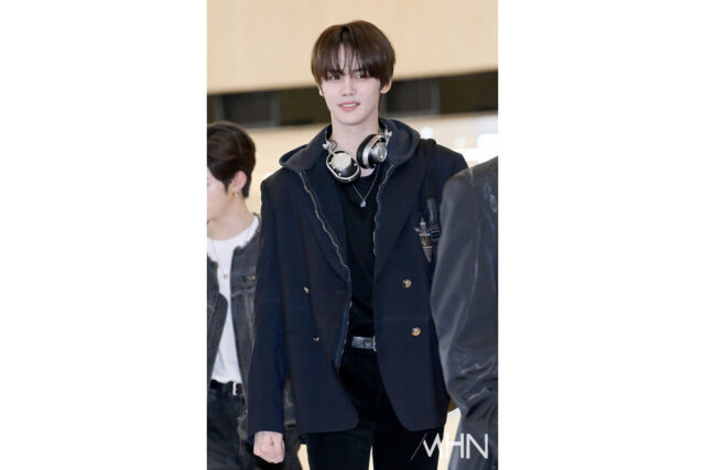 [포토] 제로베이스원 김규빈 '태평양 어깨 자랑하며'