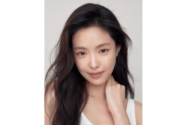 孙娜恩“牛仔穿搭”完美驾驭,自然气息中闪耀女神美貌
