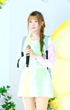 [포토] 하츠투하츠 예온 '수학여행 떠나는 소녀'