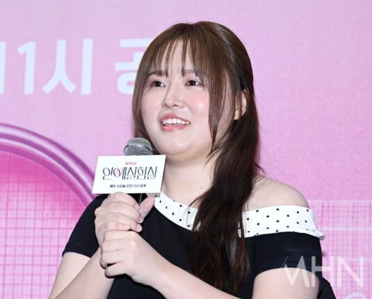 [포토] 찰스엔터 '방송 계획 없지만, 예명은 찰스로 하겠다'