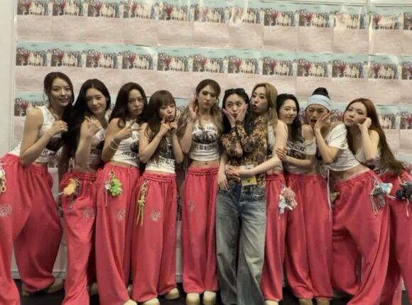 I.O.I's 10th Anniversary Concert: How Zhou Jieqiong's Surprise Visit Ended Rumors of Discord