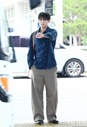 [포토] 세븐틴 민규 '버스야 지나가라'