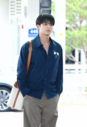 [포토] 세븐틴 민규 '얼굴로 완성한 공항패션'