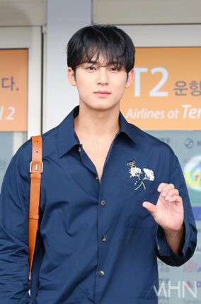 [포토] 세븐틴 민규 '하트 날리며 출국'