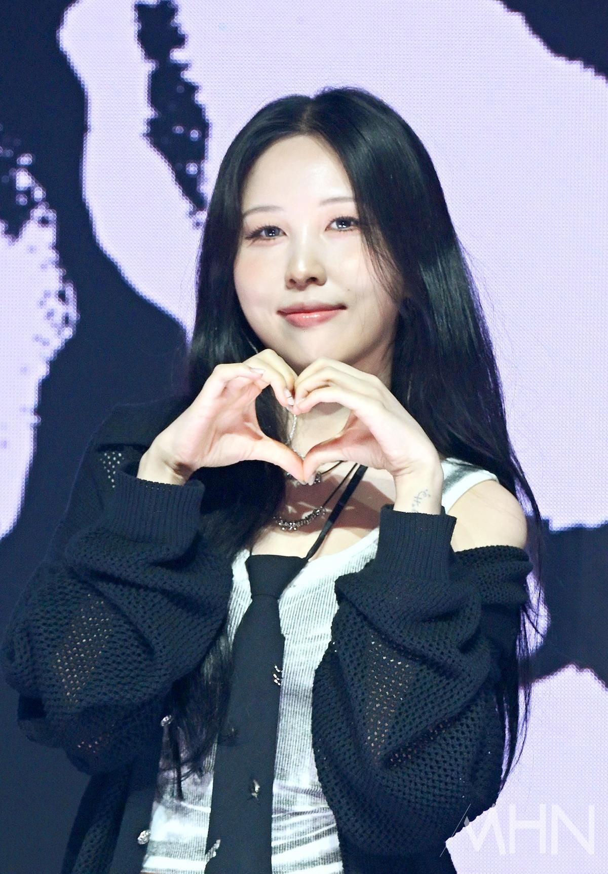 [포토] 권진아 ’몬스터 사랑해주세요’