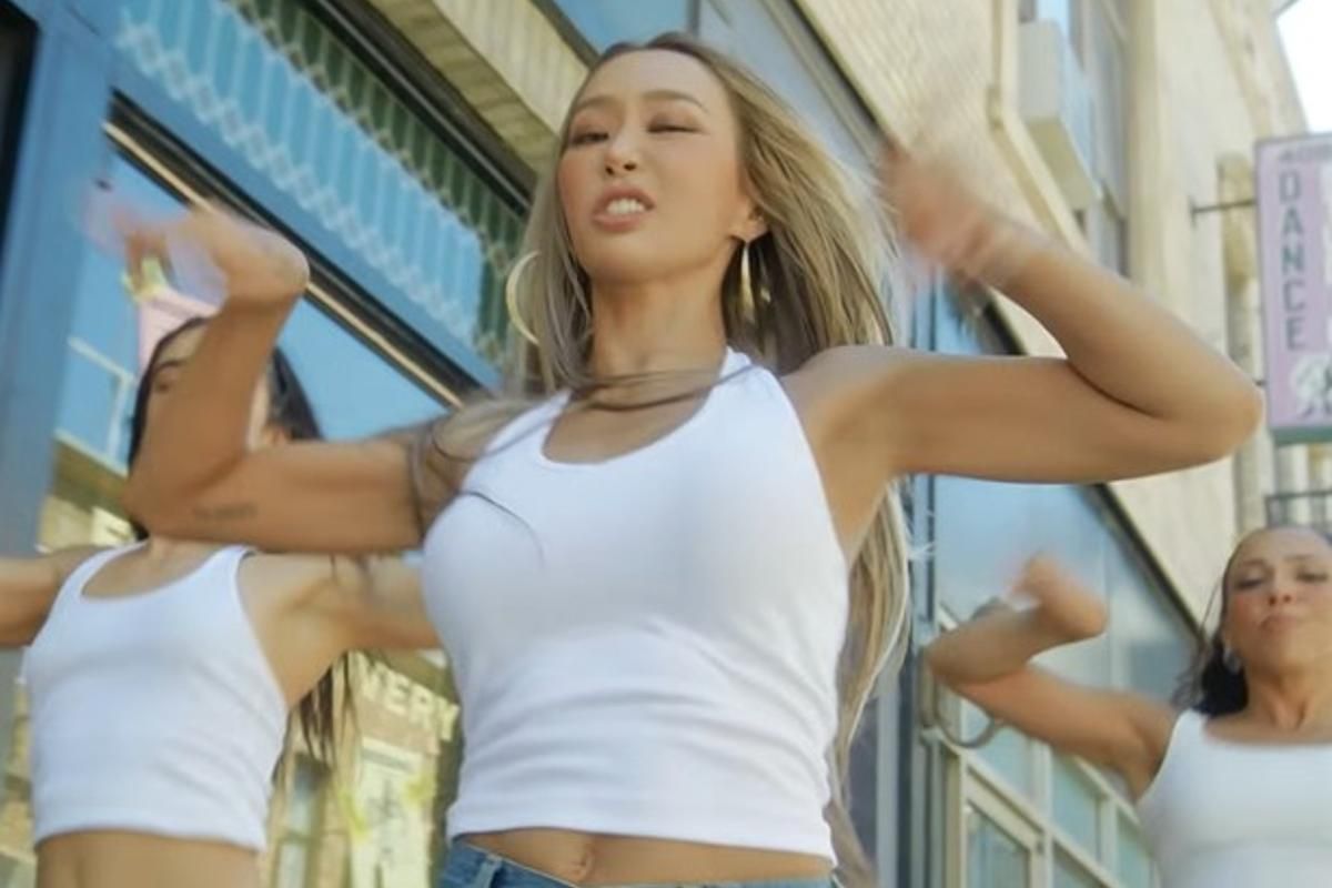 ’뼈말라’는 없다...女가수, 뮤비 공개→”美친듯이 탄탄한 몸매” 반응 폭발 [MHN:픽]