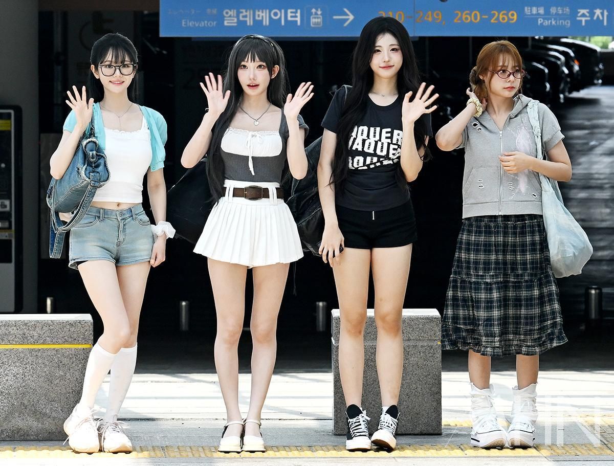 [포토] QWER ’개성 넘치는 공항패션’