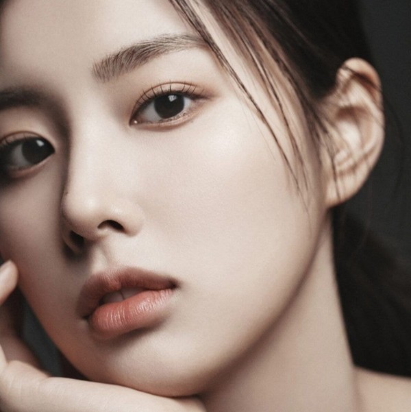 Ex-IZ*ONE Kang Hye Won revealed her new profile photos, having the aura ...