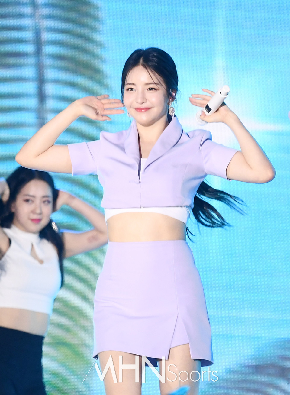 브레이브걸스 유정 신나게 롤린[포토] < 포토뉴스 < 연예... MHN / 엠에이치앤 브레이브걸스 유정 신나게 롤린[포토] - MHN / 엠에이치앤