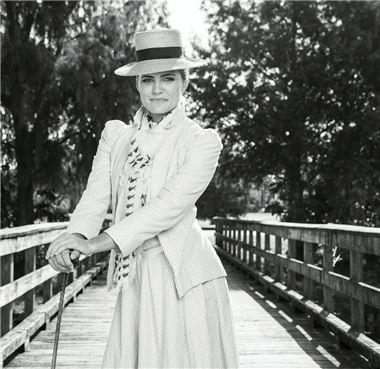 사진= 1900년대 드레스를 입은 렉시 톰슨, 렉시 톰슨 인스타그램 계정(본인)