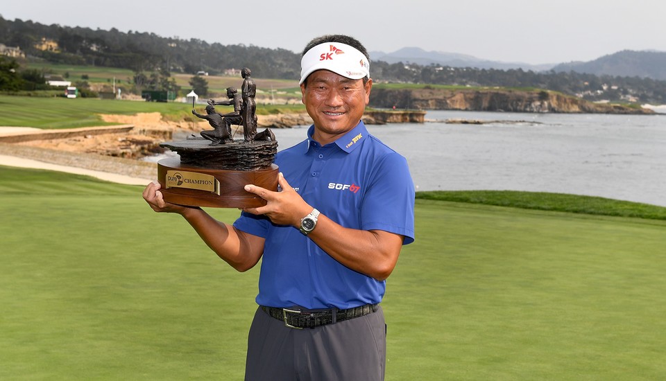 최경주가 한국인 최초로 PGA 챔피언스 투어 대회 우승을 차지했다. [AFP=연합뉴스]