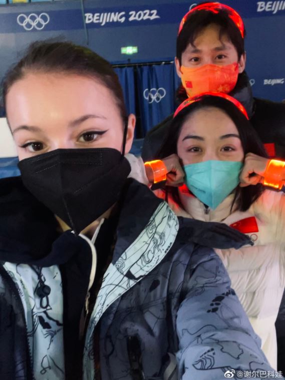 사진=쉬원징 공식 웨이보, 안나 쉐르바코바(좌)와 쉬원징-한총(우) 듀오