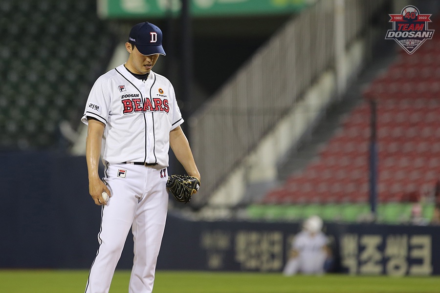 두산 베어스 불펜 투수 홍건희 사진=두산 베어스 구단 공식 SNS
