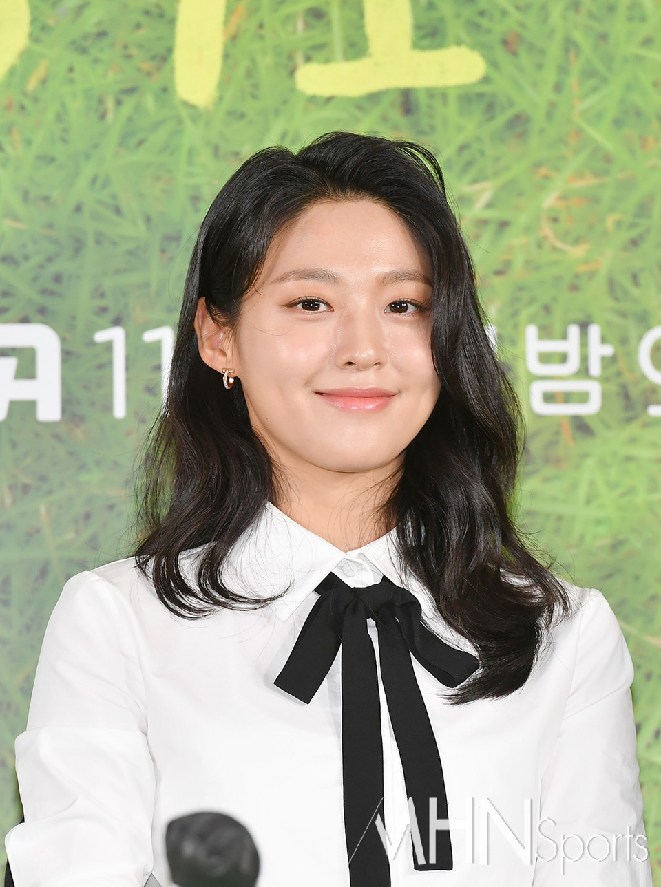 설현, 심쿵 눈맞춤