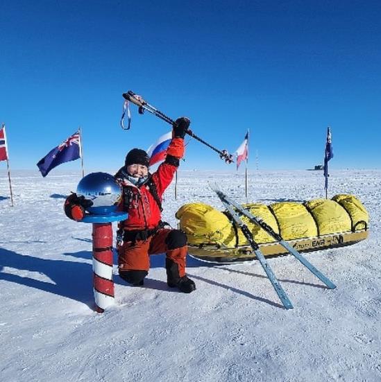 산악인 김영미 대장이 아시아 여성 최초이자 한국인 최초로 무보급 단독 남극점 도달에 성공했다. [김영미 대장 인스타그램 캡처]