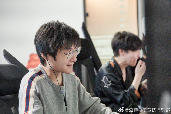 사진=탑 이스포츠(TES) 공식 웨이보