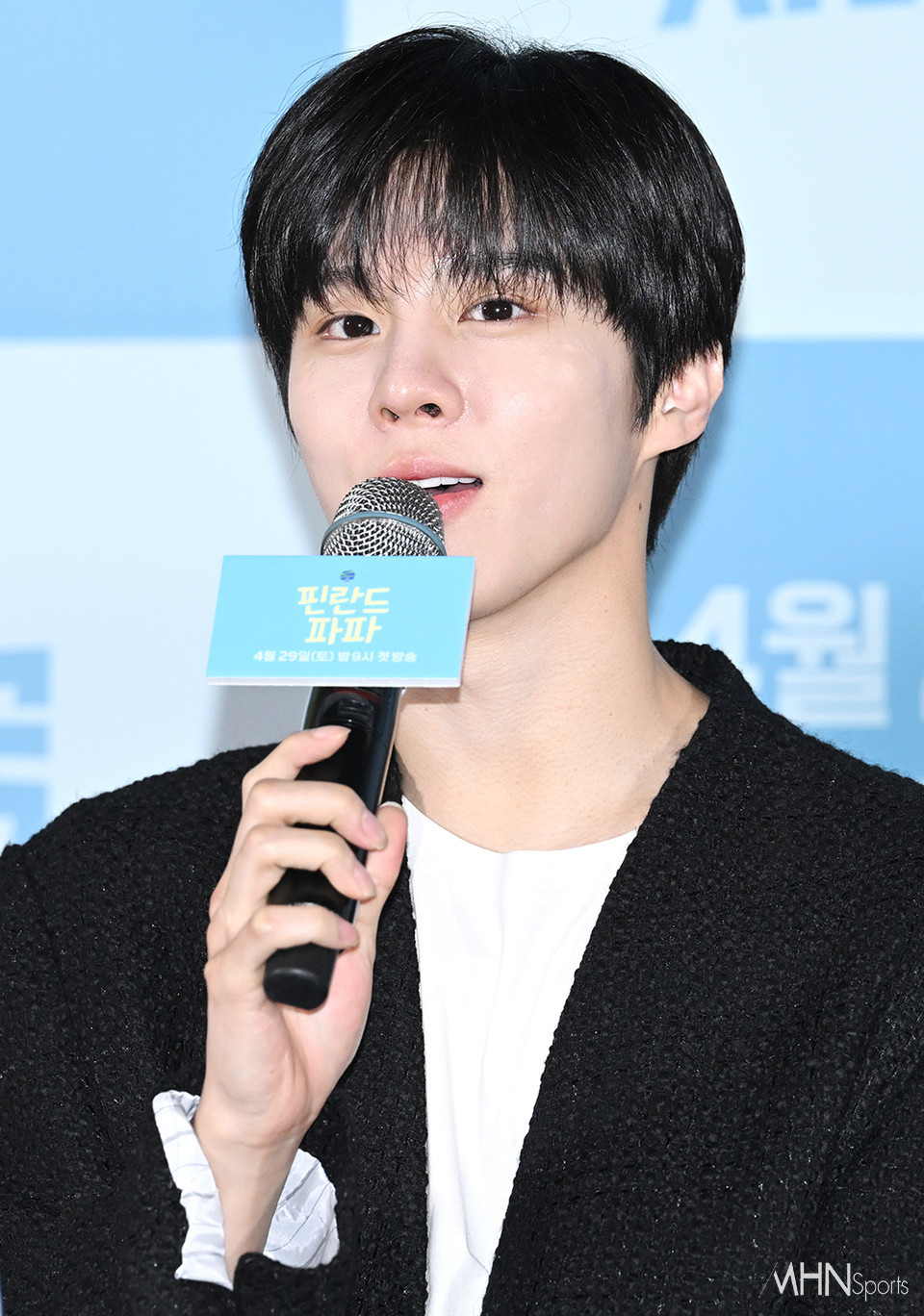 [Ms포토] 김우석 눈에 별이 반짝 < 포토뉴스 < 연예 < 기사본문 - MHN스포츠 / MHN Sports [Ms포토] 김우석 눈에 별이 반짝