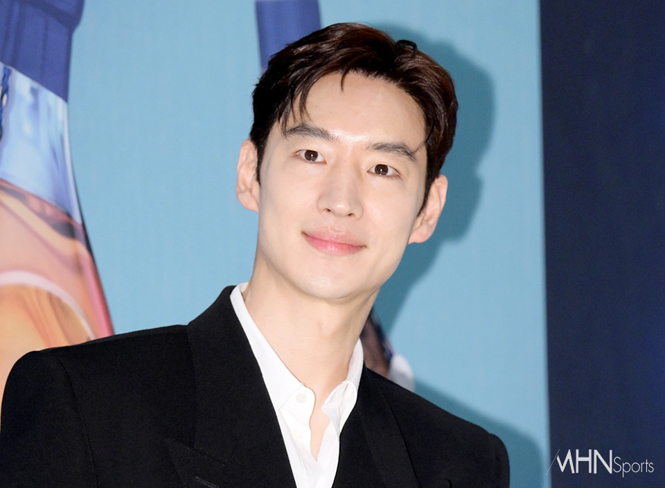 김도기 같은 시원함...이제훈, '유퀴즈' 상금 전액 영화 발전기금 쾌척 < 국내연예 < 연예 < 기사본문 - MHN스포츠 / MHN엔터테인먼트 김도기 같은 시원함...이제훈, '유퀴즈' 상금 전액 영화 발전기금 쾌척 < 국내연예 < 연예 < 기사본문 - Mhn스포츠 / Mhn엔터테인먼트