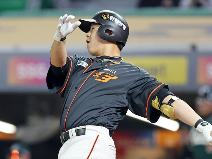 한화를 어떡해~멀어져가는 가을야구…노시환은 쾅!쾅!쾅! 3홈런 < 국내야구 < 야구 < 스포츠 < 기사본문 - MHN스포츠 / MHN  KPOP NEWS