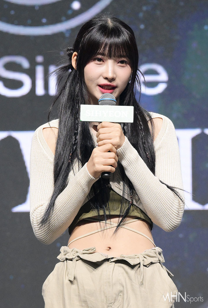 사진=에버글로우 시현 ⓒ MHN스포츠 이지숙 기자