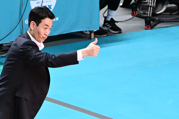 정관장 고희진 감독이 엄지손가락을 세운다, KOVO