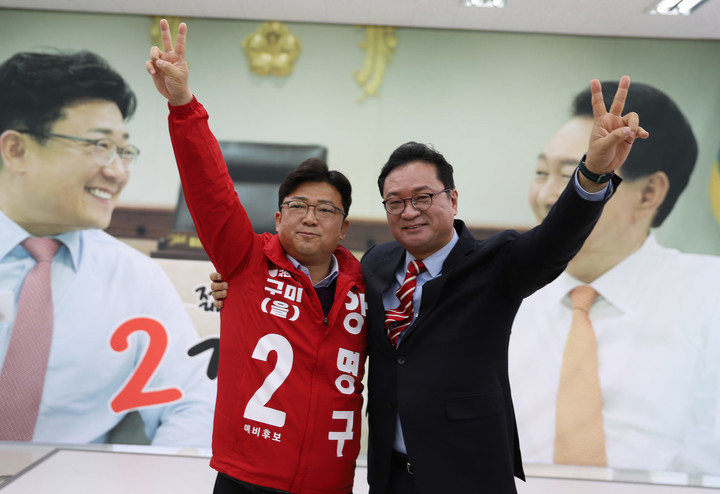 강명구 예비후보(왼쪽)과 최진녕 예비후보