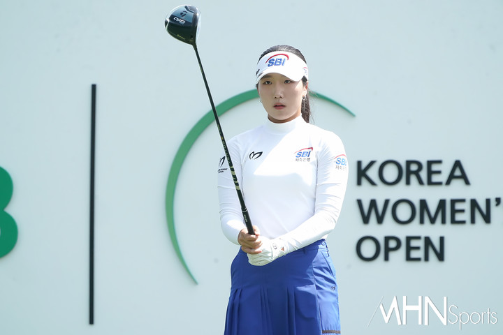 [mhn포토] 이동은, 루키 정신 집중 < 포토뉴스 < 골프 < 스포츠 < 기사본문 - MHNsports / MHN스포츠 [mhn포토] 이동은, 루키 정신 집중