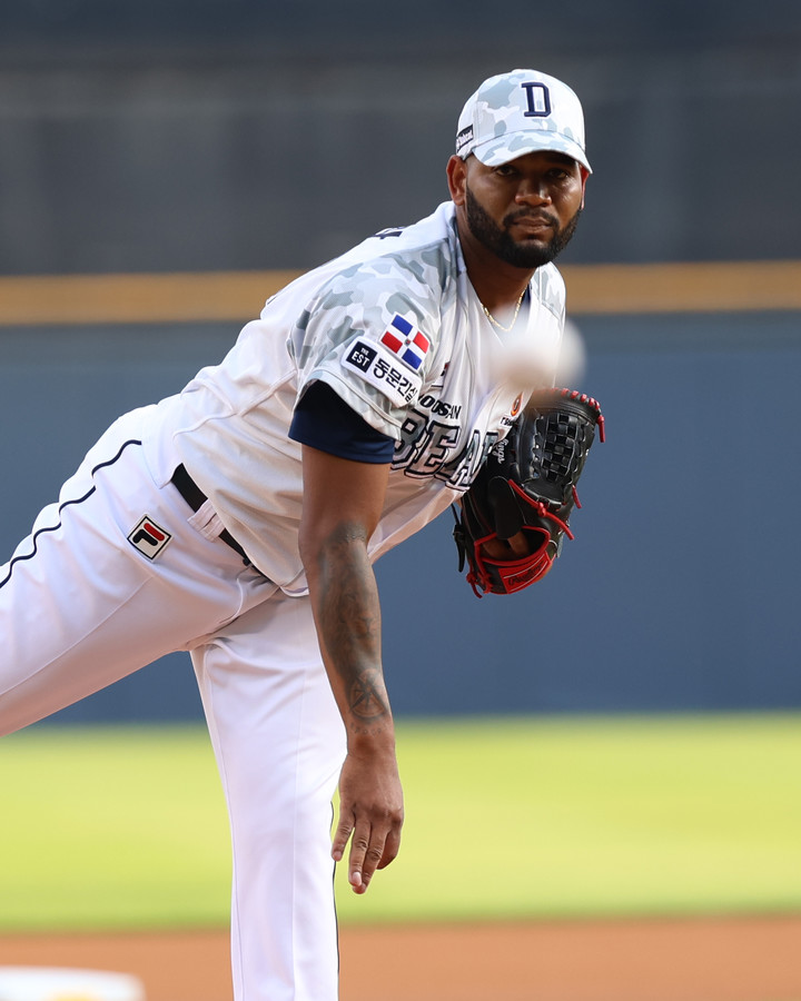 야구뉴스 < 스포츠뉴스 < 기사본문 - MHNsports / MHN스포츠 부상 딛고 호투로 위닝시리즈 전진...알칸타라, 옅어진 부담 한 꺼풀 [잠실에서mhn]