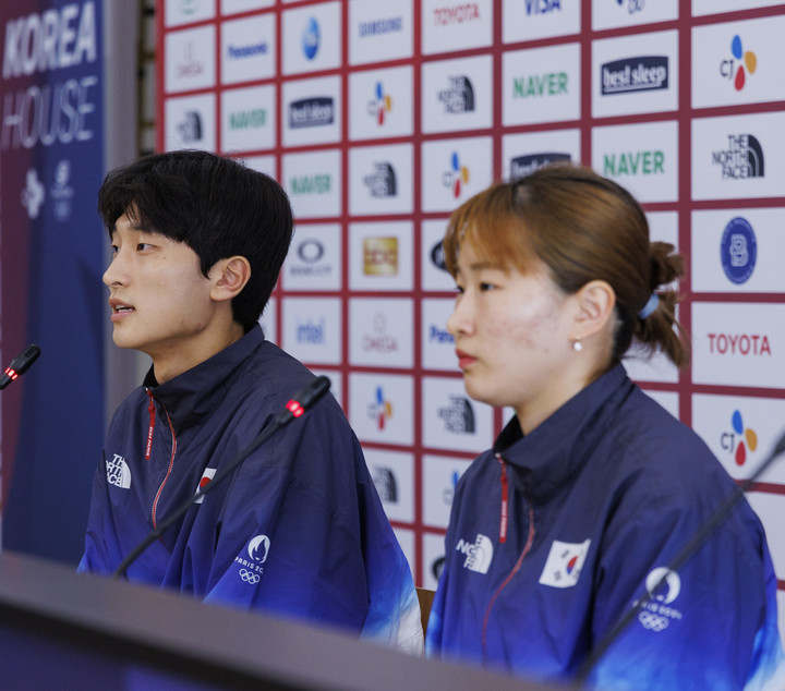 혼합복식 은메달리스트 김원호, 정나은 기자회견 현장