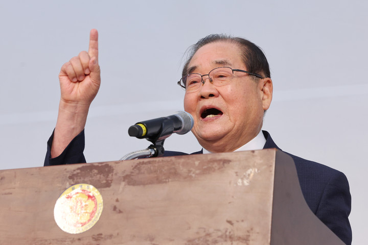 제79주년 8·15 광복절인 15일 오전 서울 용산구 효창공원 내 백범김구기념관에서 열린 광복회 주최 광복절 기념식에서 이종찬 광복회장이 기념사하고 있다.광복회 등 독립운동단체는 김형석 신임 독립기념관장이 '친일 뉴라이트 인사'라면서 정부가 주최하는 광복절 경축식 불참을 선언한 바 있다. 2024.8.15