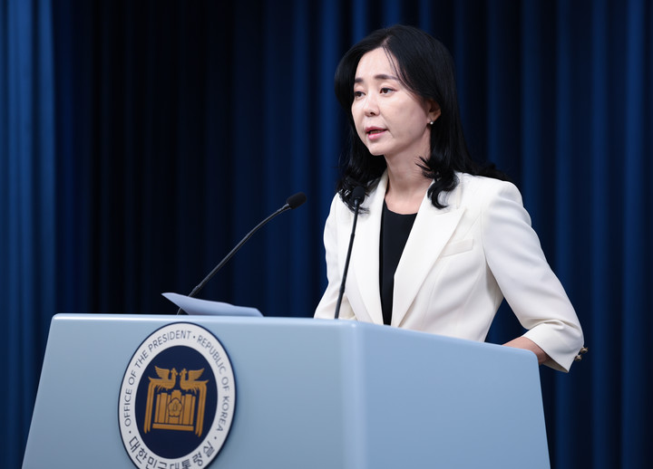 26일 서울 용산 대통령실 청사에서 현안 브리핑을 하고 있는 정혜전 대통령실 대변인