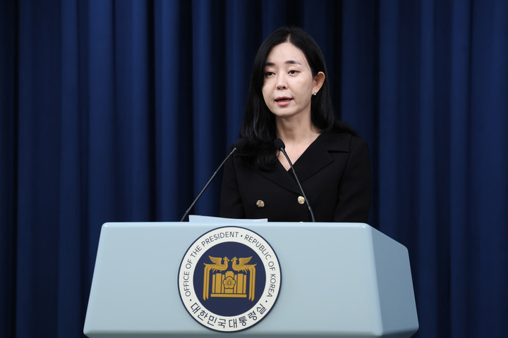 2일 서울 용산 대통령실 청사에서 현안 브리핑을 하고 있는 정혜전 대통령실 대변인