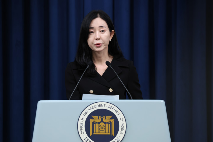 2일 서울 용산 대통령실 청사에서 현안 브리핑을 하고 있는 정혜전 대통령실 대변인