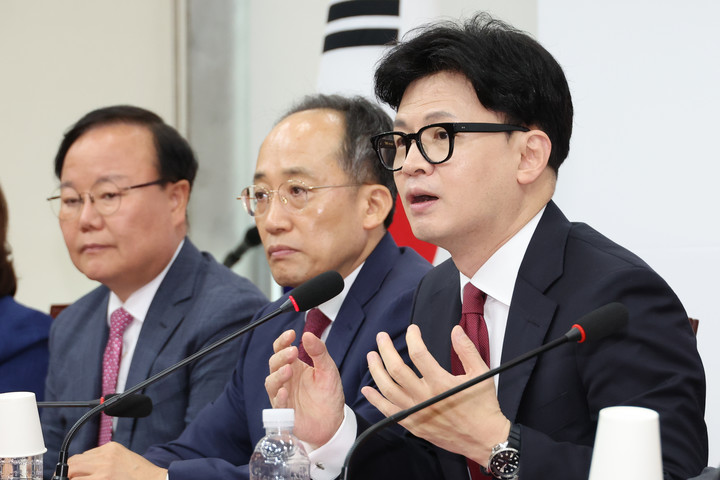 7일 서울 여의도 국회에서 열린 최고위원회의에서 발언하고 있는 한동훈 국민의힘 대표