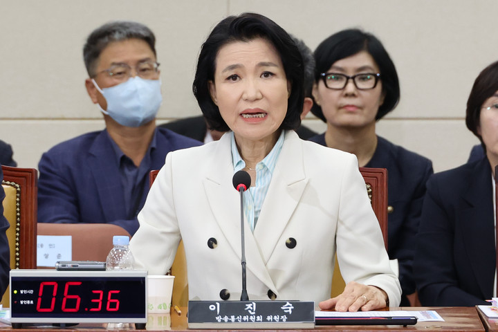 지난 7일 오후 국회 과학기술정보방송통신위원회의 국정감사에서 질의에 답하고 있는 이진숙 방송통신위원장