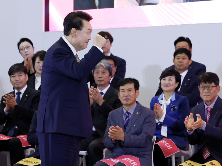 31일 경기도 고양시 킨텍스에서 열린 '2024 대한민국 소상공인대회 개막식'에 참석한 윤석열 대통령