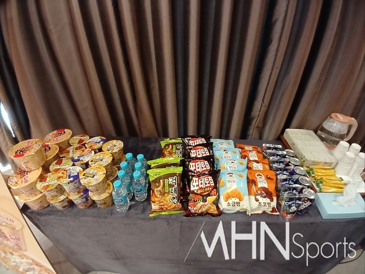선수들을 위해 준비된 갖가지 간식거리들.(MHN스포츠 엄민용 선임기자)