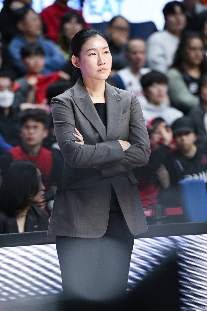 부산 BNK썸 박정은 감독