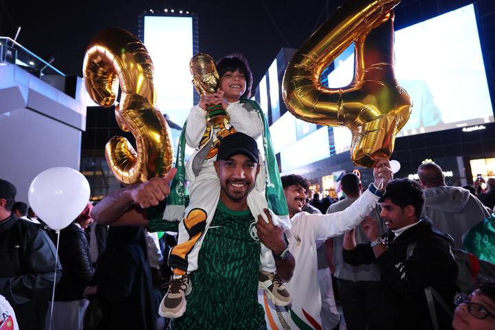2034 월드컵 개최가 확정되자 기뻐하는 사우디아라비아 시민들
