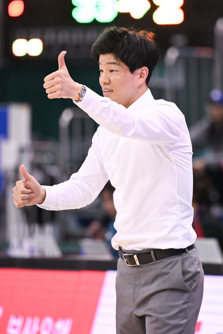 용인 삼성생명 하상윤 감독