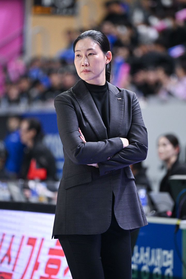 부산 BNK썸 박정은 감독