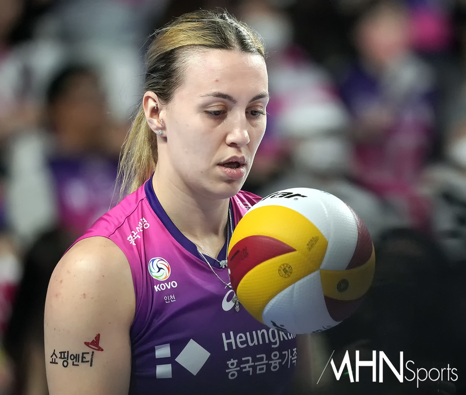 23-24시즌 흥국생명 옐레나가 경기하고 있다