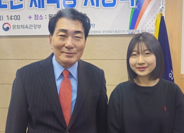 안상수 전 인천시장(좌)-사격 반효진