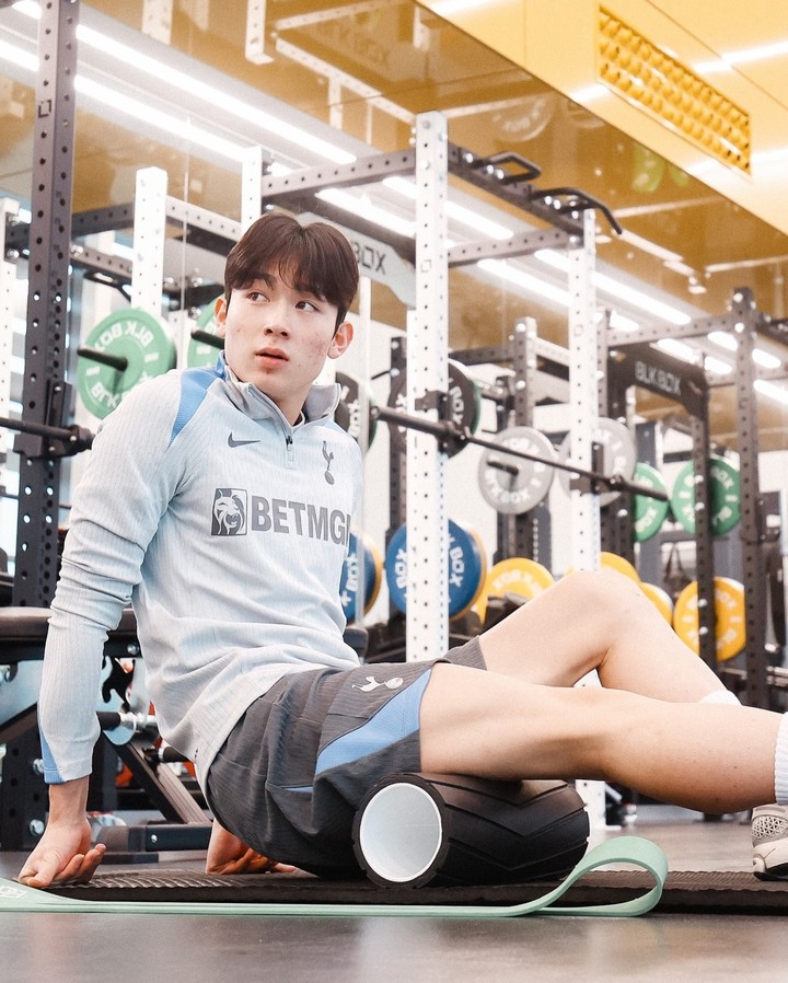 토트넘 양민혁이 훈련하고 있다