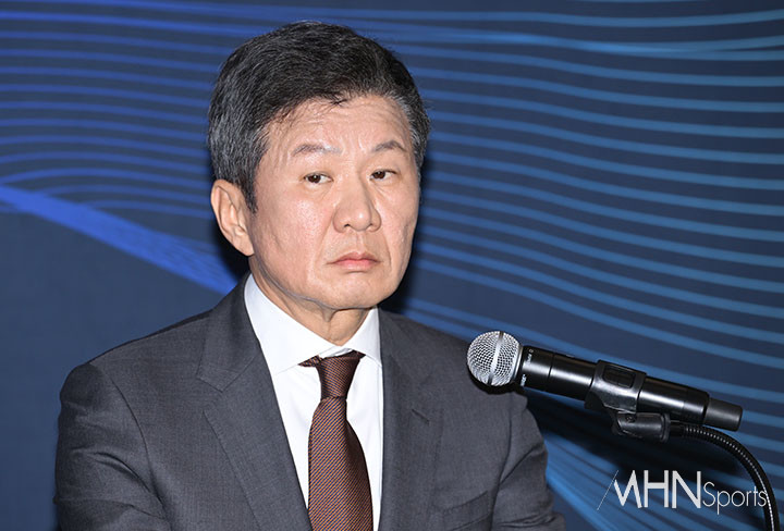 19일 포니정재단빌딩에서 제55대 대한축구협회장 선거 출마 기자회견을 하는 정몽규 후보