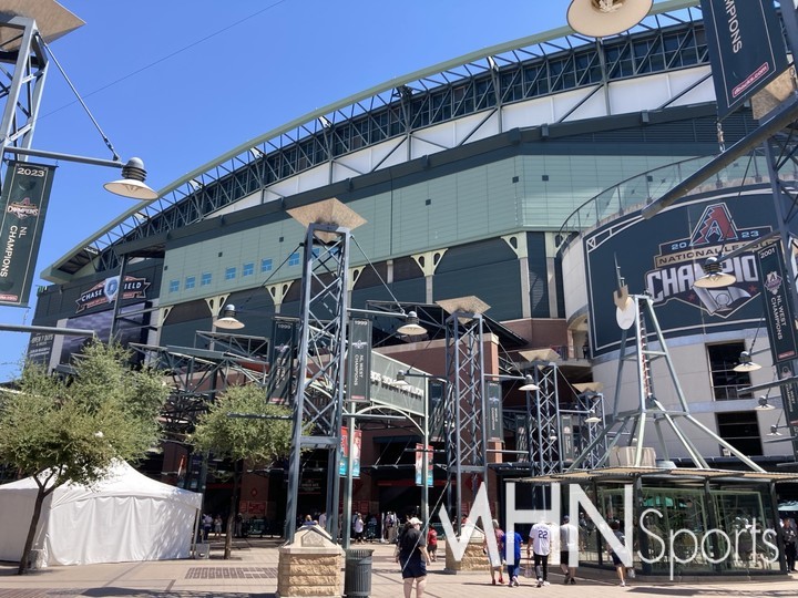 (번스의 새로운 직장이 된 애리조나 홈구장 '체이스필드')