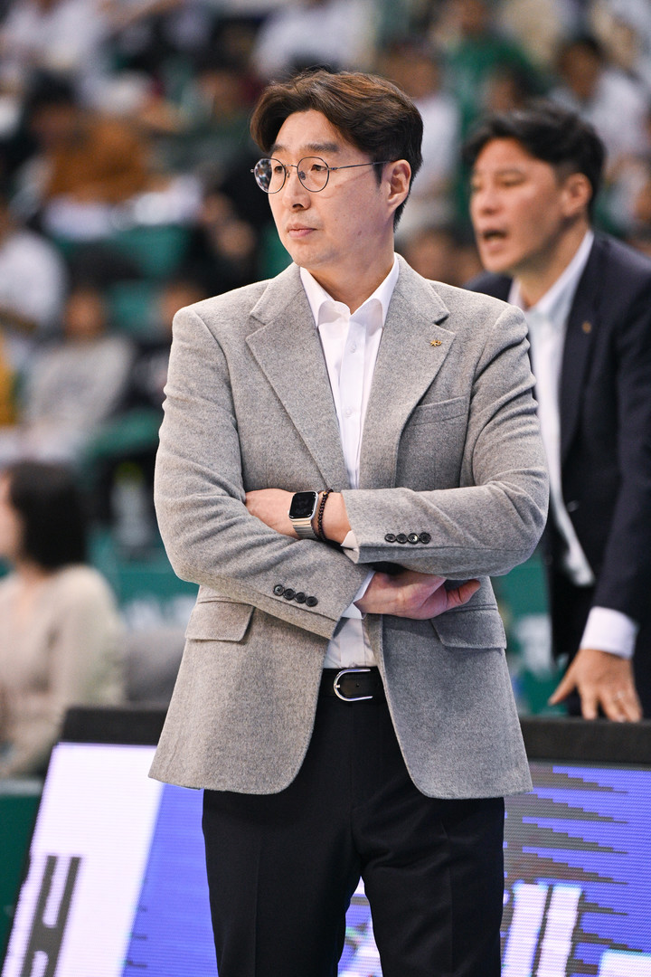 청주 KB스타즈 김완수 감독