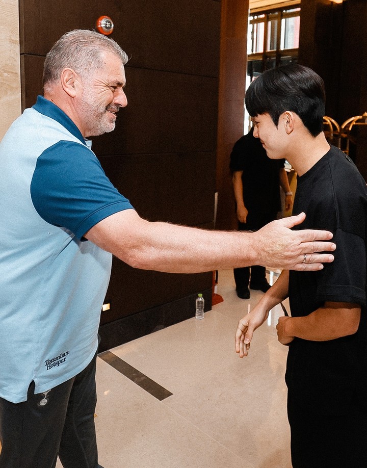 토트넘 포스테코글루 감독과 만난 양민혁