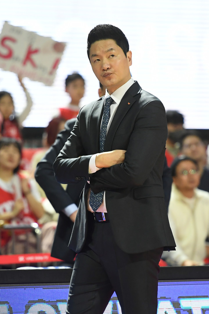 서울 SK 전희철 감독